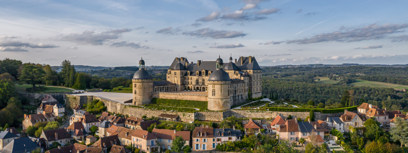 découvrez le chateau de hautefort en Dordgone